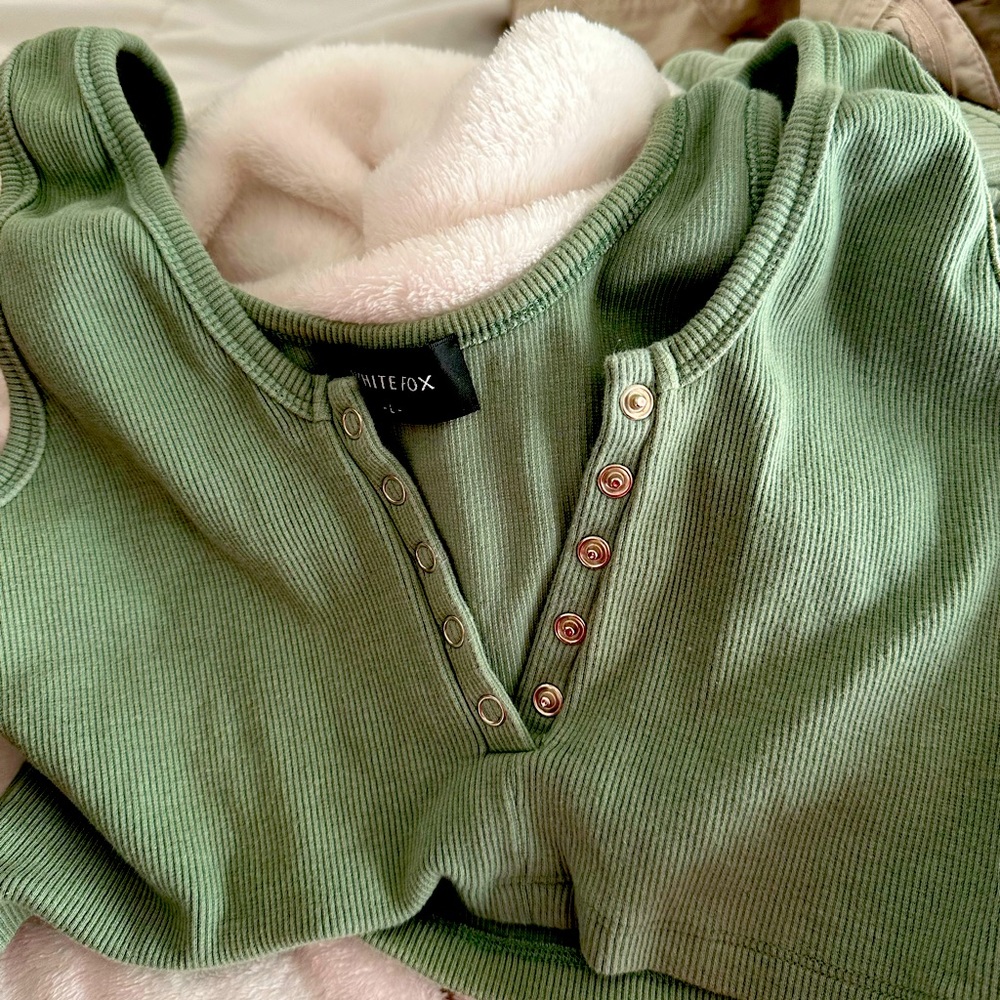 Cute green crop top. Size L. White Fox Top!!! Cute and practical.